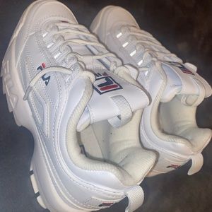 fila sneakers only worn once!! men 5.5